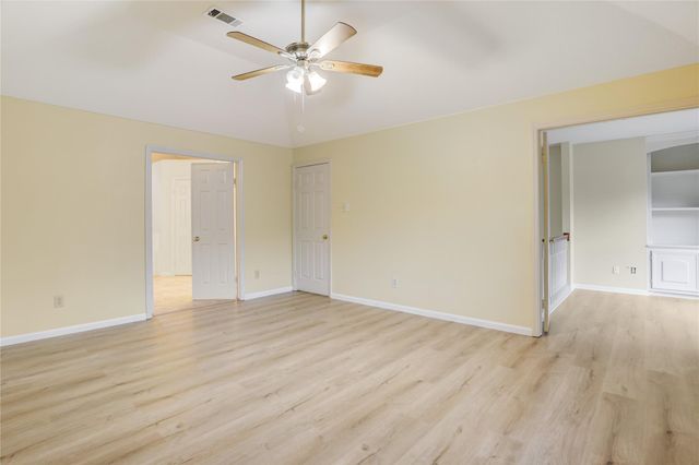 10 E Trillium Circle, The Woodlands, TX 77381