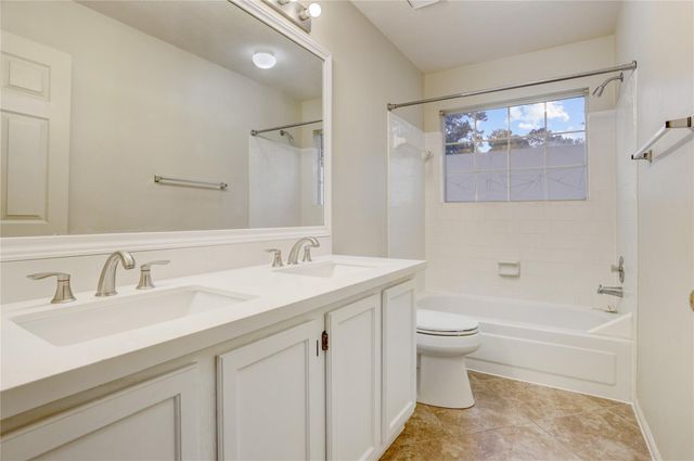 10 E Trillium Circle, The Woodlands, TX 77381