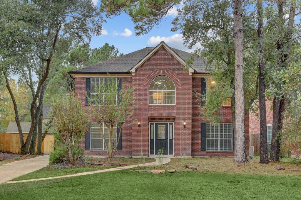 10 E Trillium Circle, The Woodlands, TX 77381
