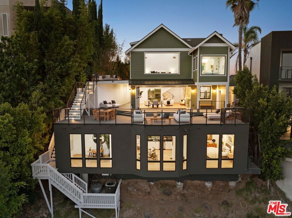 8446 Grand View Drive, Los Angeles, CA 90046 — exterior