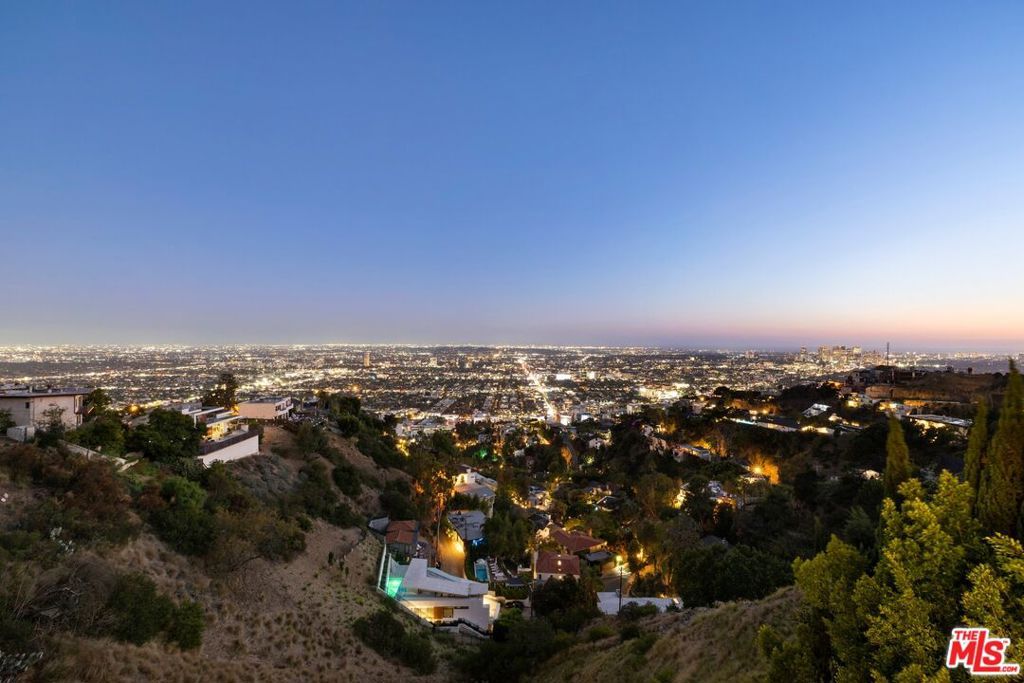 8446 Grand View Drive, Los Angeles, CA 90046 — photo 2