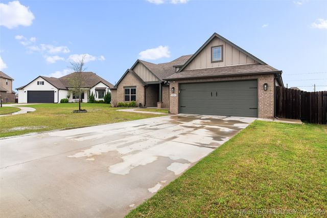 23211 E 104th Street S, Broken Arrow, OK 74014