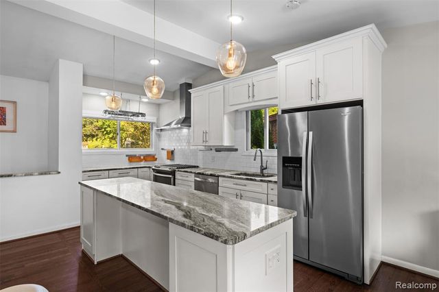 1085 Brooklawn Drive, Troy, MI 48084