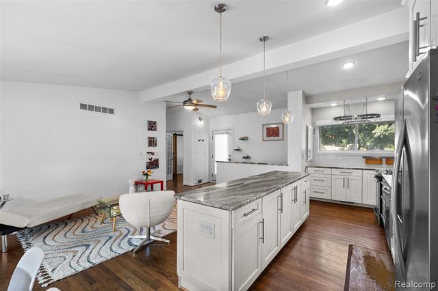1085 Brooklawn Drive, Troy, MI 48084
