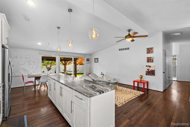 1085 Brooklawn Drive, Troy, MI 48084