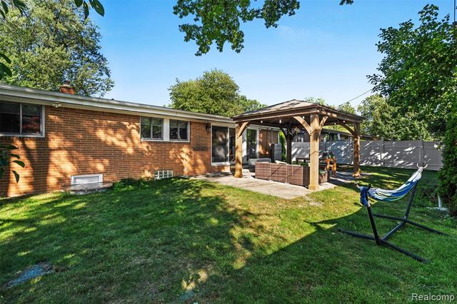 1085 Brooklawn Drive, Troy, MI 48084