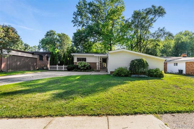 1085 Brooklawn Drive, Troy, MI 48084