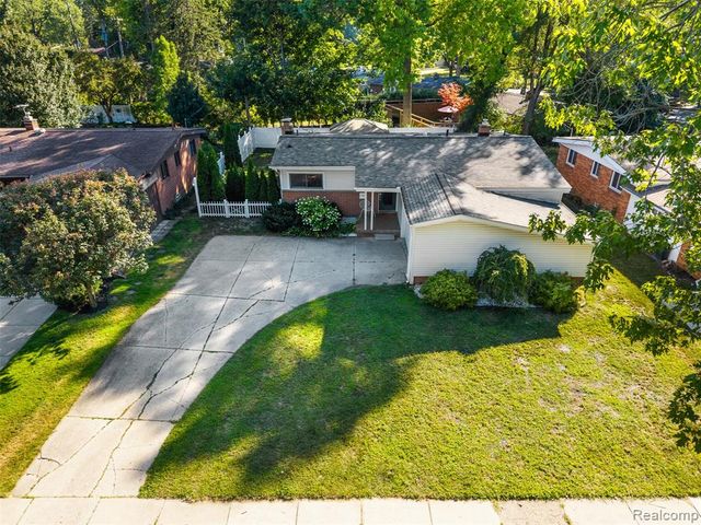 1085 Brooklawn Drive, Troy, MI 48084