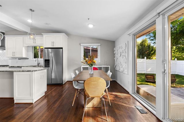 1085 Brooklawn Drive, Troy, MI 48084