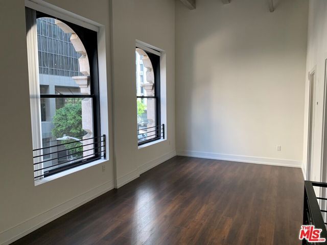 727 W 7th Street 303, Los Angeles, CA 90017