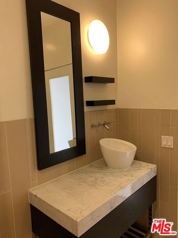 727 W 7th Street 303, Los Angeles, CA 90017