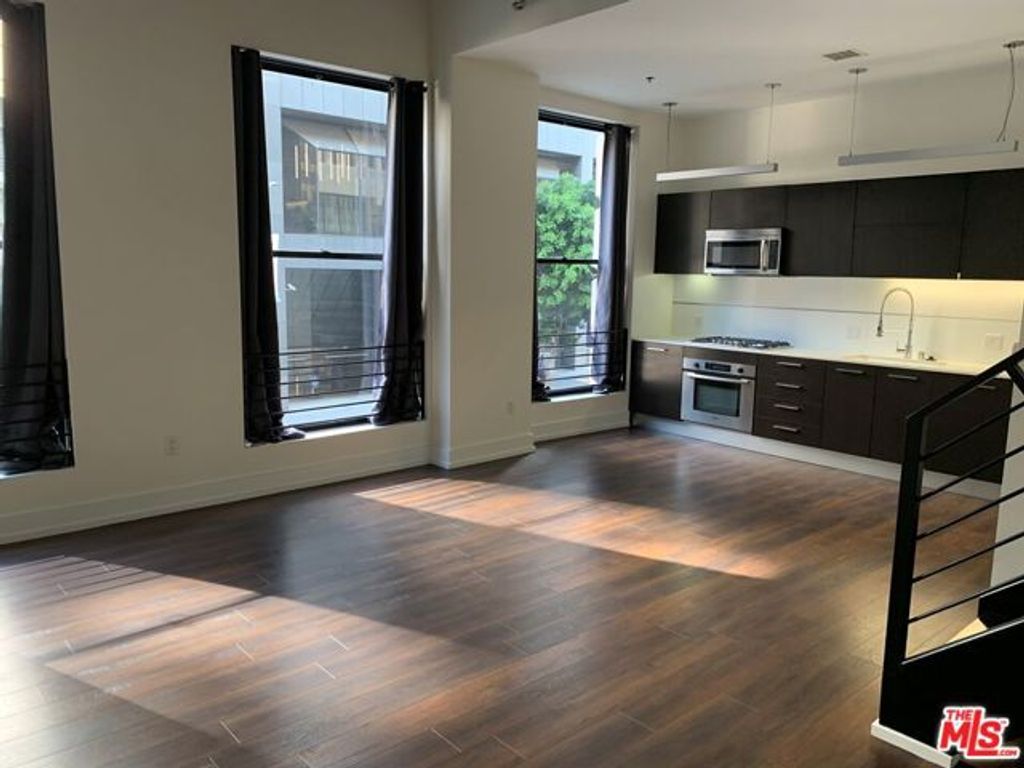 727 W 7th Street 303, Los Angeles, CA 90017