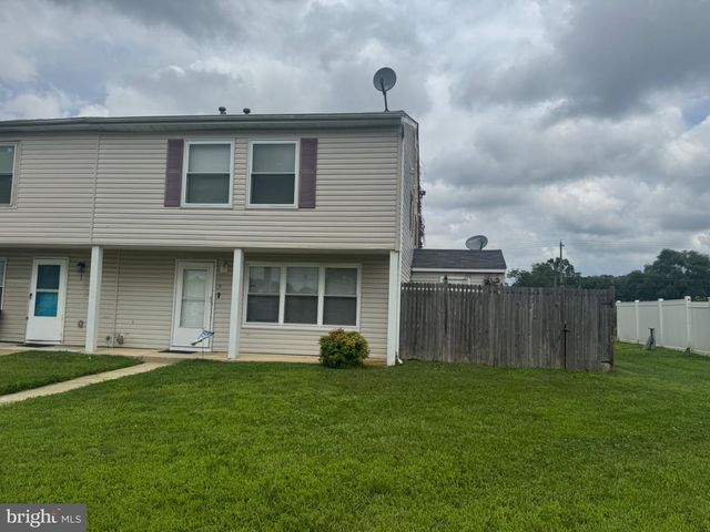 3 LOCUST CT, Sicklerville, NJ 08081