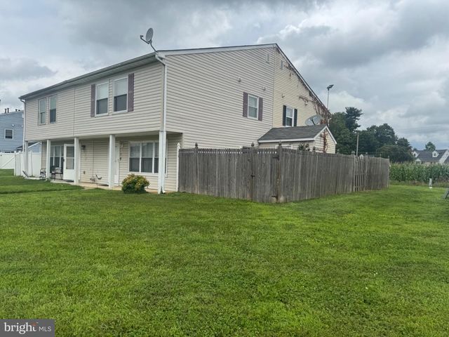 3 LOCUST CT, Sicklerville, NJ 08081