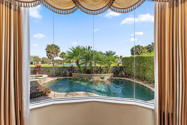 422 Savoie Drive, Palm Beach Gardens, FL 33410