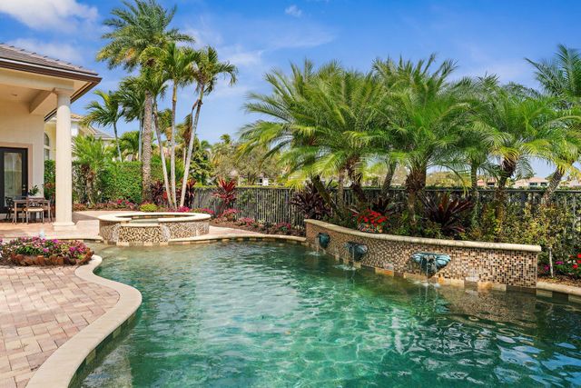 422 Savoie Drive, Palm Beach Gardens, FL 33410