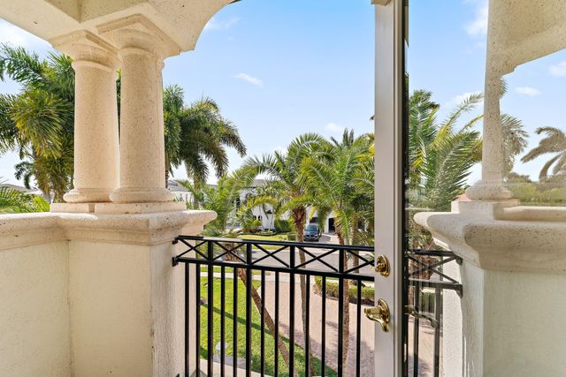 422 Savoie Drive, Palm Beach Gardens, FL 33410