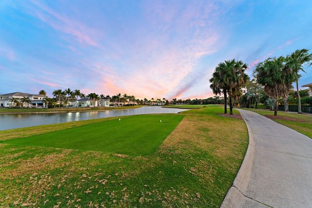 422 Savoie Drive, Palm Beach Gardens, FL 33410