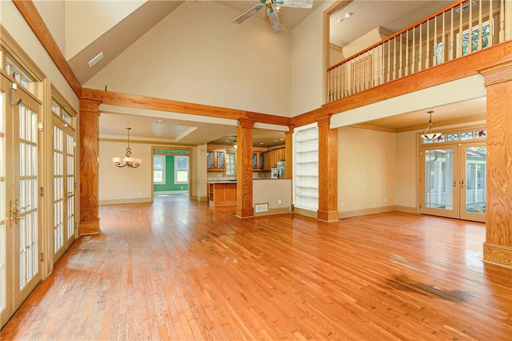 Image 13 of property listing at 538 Spring Place Road NE, White, GA 30184
