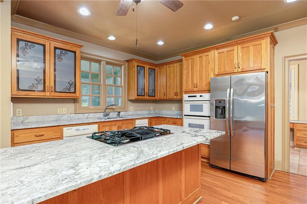 Image 17 of property listing at 538 Spring Place Road NE, White, GA 30184