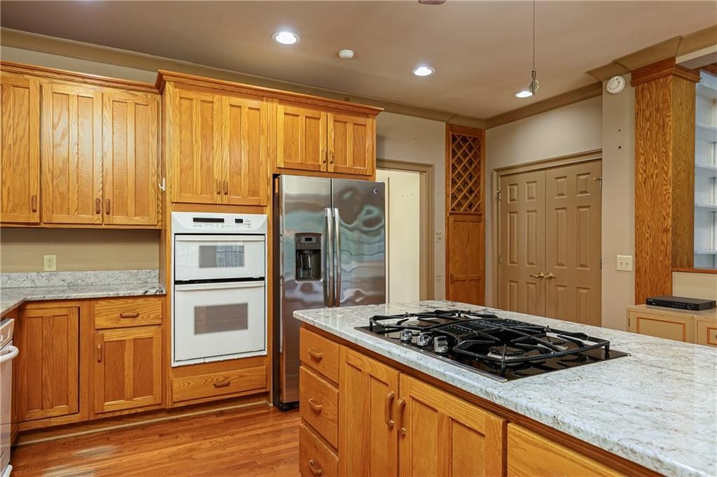 Image 19 of property listing at 538 Spring Place Road NE, White, GA 30184