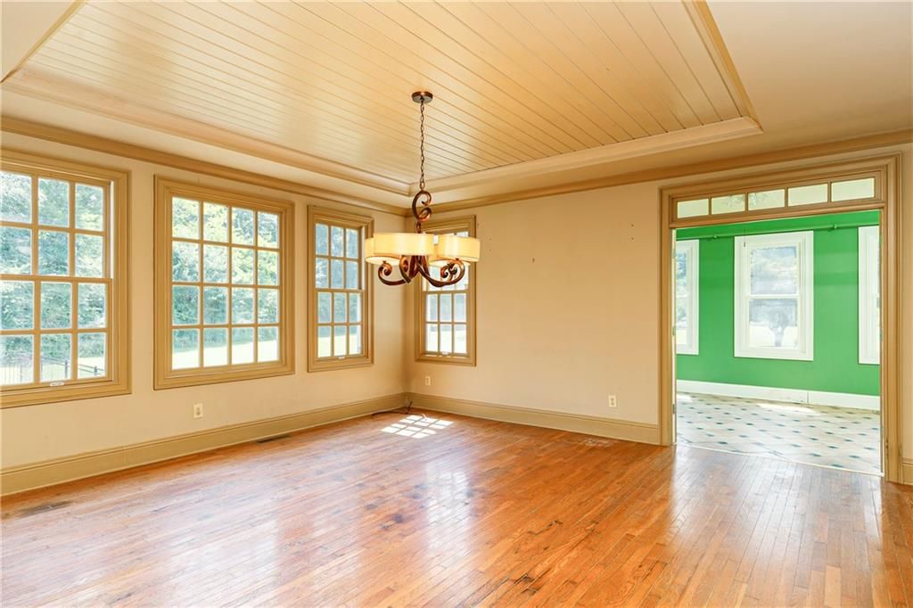 Image 22 of property listing at 538 Spring Place Road NE, White, GA 30184