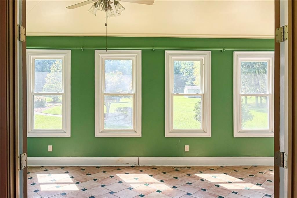 Image 23 of property listing at 538 Spring Place Road NE, White, GA 30184