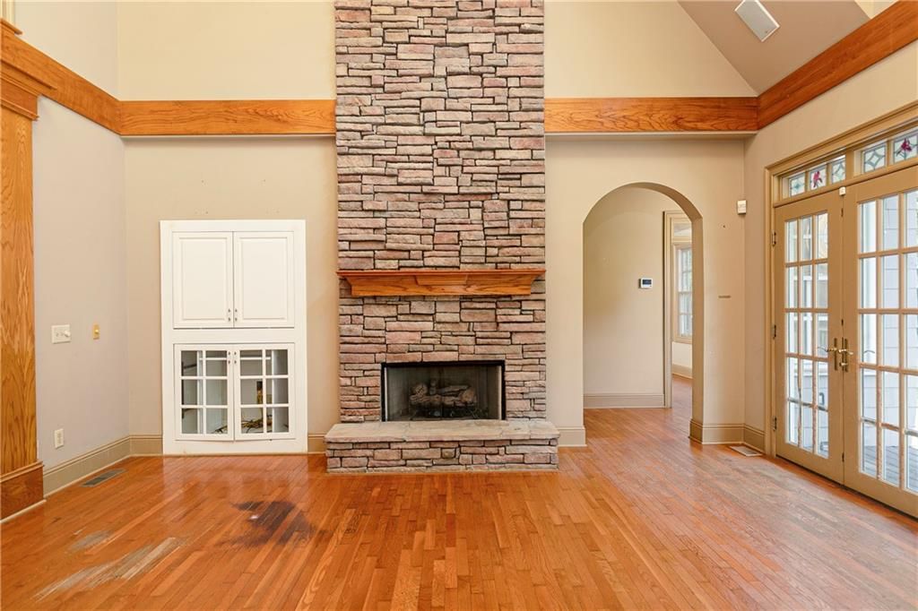 Image 25 of property listing at 538 Spring Place Road NE, White, GA 30184