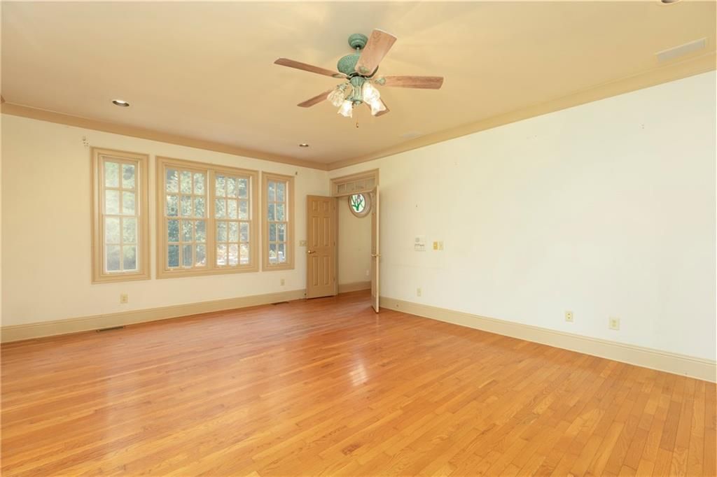 Image 26 of property listing at 538 Spring Place Road NE, White, GA 30184