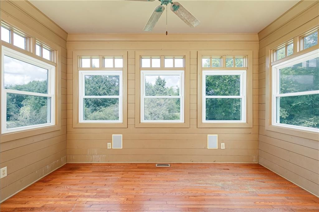 Image 28 of property listing at 538 Spring Place Road NE, White, GA 30184