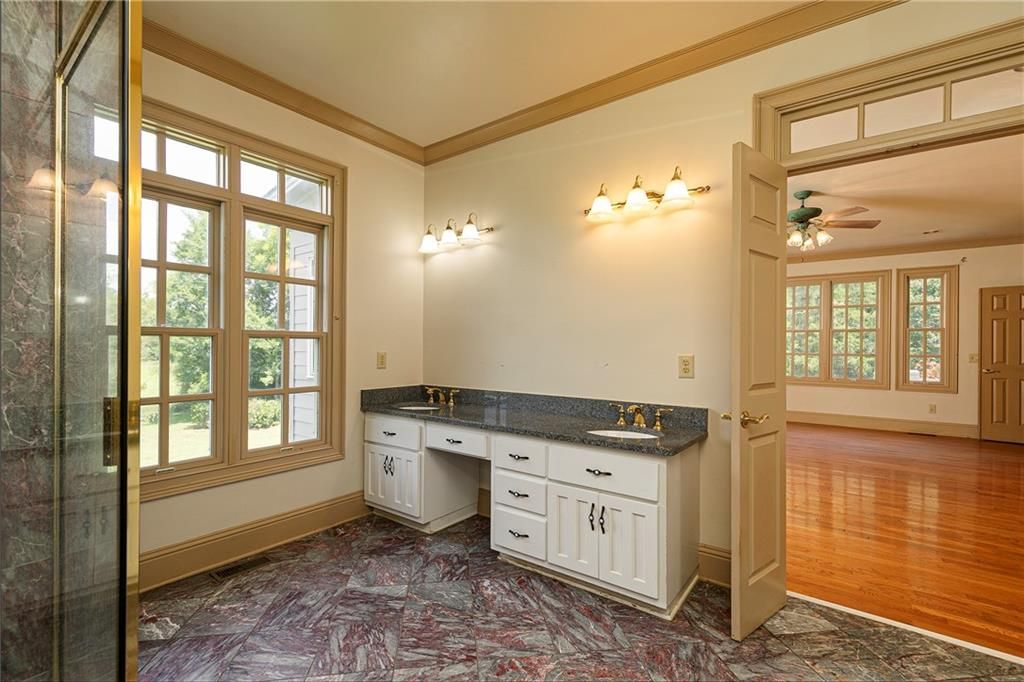 Image 29 of property listing at 538 Spring Place Road NE, White, GA 30184