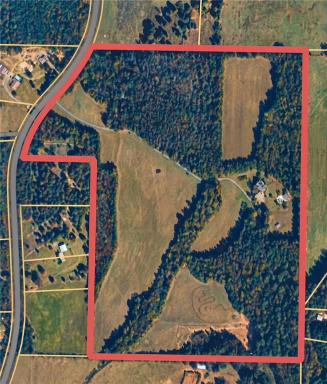 Image 3 of property listing at 538 Spring Place Road NE, White, GA 30184