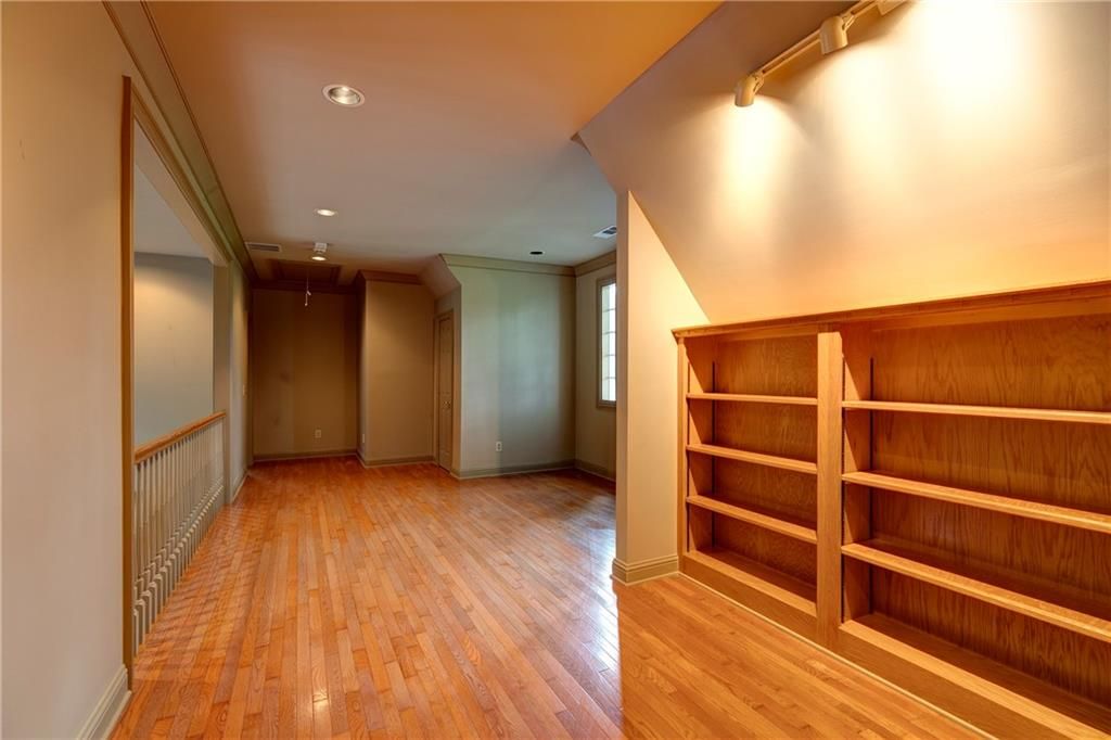 Image 33 of property listing at 538 Spring Place Road NE, White, GA 30184