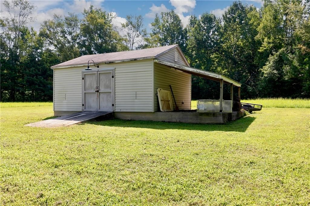 Image 61 of property listing at 538 Spring Place Road NE, White, GA 30184