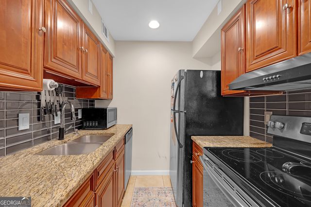 118 Lablanc Way NW, Atlanta, GA 30327