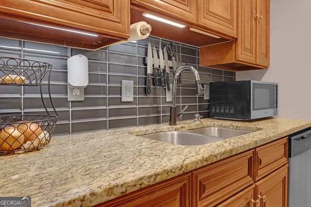 118 Lablanc Way NW, Atlanta, GA 30327