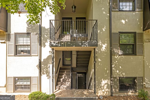 118 Lablanc Way NW, Atlanta, GA 30327
