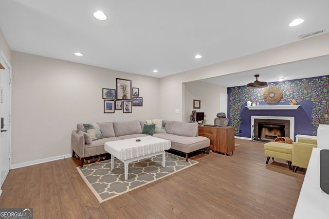 118 Lablanc Way NW, Atlanta, GA 30327