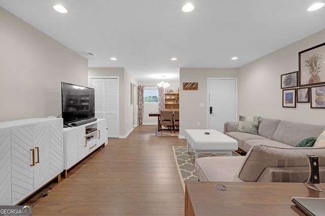 118 Lablanc Way NW, Atlanta, GA 30327