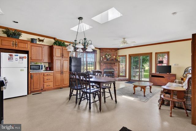 4023 MINUTE DR, Columbia, PA 17512