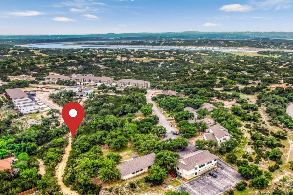 000 Pinnacle CV, Lago Vista, TX 78645