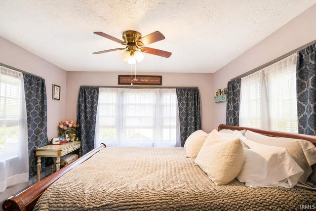 556 River Avenue, South Bend, IN 46601