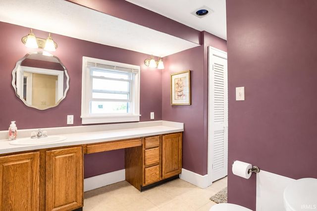 556 River Avenue, South Bend, IN 46601