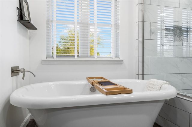 9248 E McNelly Road, Bentonville, AR 72712