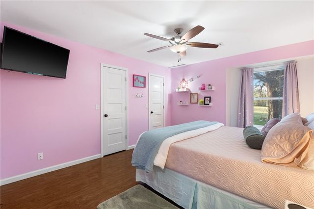 9248 E McNelly Road, Bentonville, AR 72712