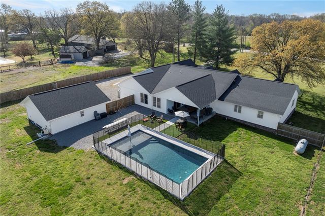 9248 E McNelly Road, Bentonville, AR 72712