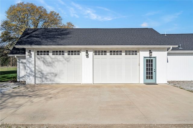 9248 E McNelly Road, Bentonville, AR 72712