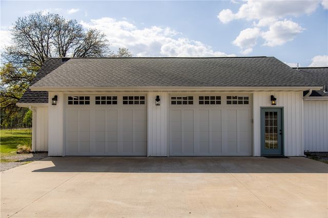 9248 E McNelly Road, Bentonville, AR 72712