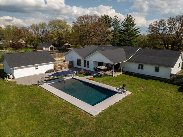 9248 E McNelly Road, Bentonville, AR 72712