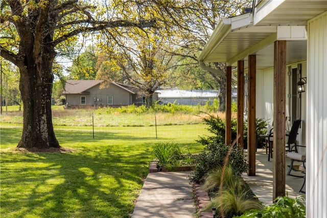 9248 E McNelly Road, Bentonville, AR 72712